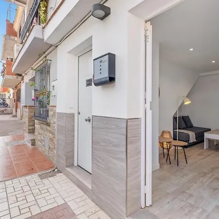 Apartment En La Playa Con Patio Malaga